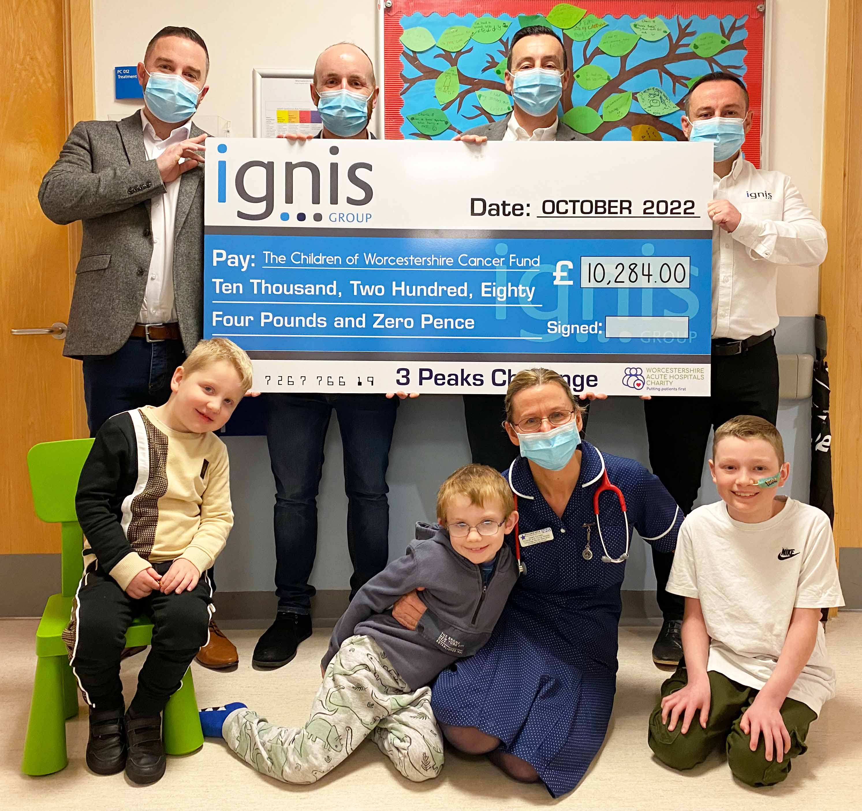 Ignis Presenting Cheque on ward